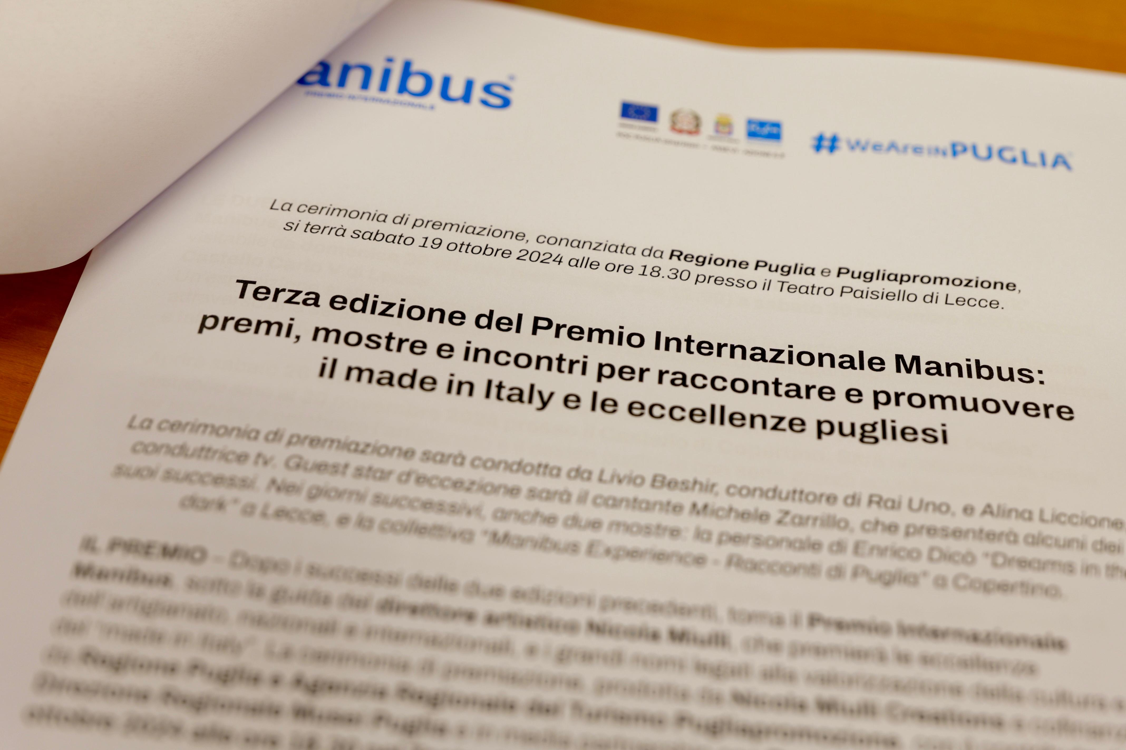 Galleria Terza edizione del premio internazionale Manibus: premi, mostre e incontri per raccontare e promuovere il made in Italy e le eccellenze pugliesi - Diapositiva 10 di 12